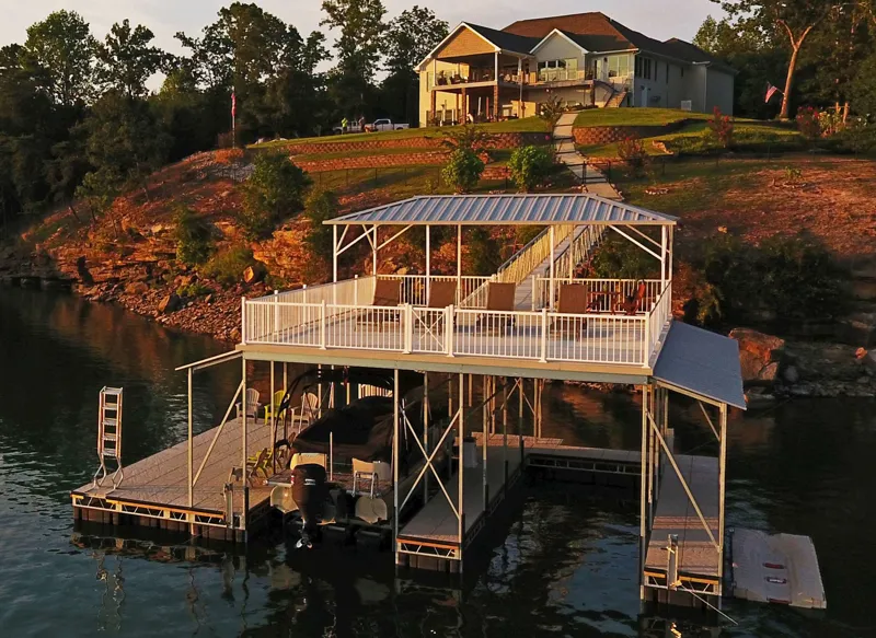 rhinodock_upperdeck6_rhinolift_pontoon_2000.jpg