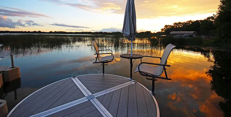 kashton-dock-furniture_750.jpg