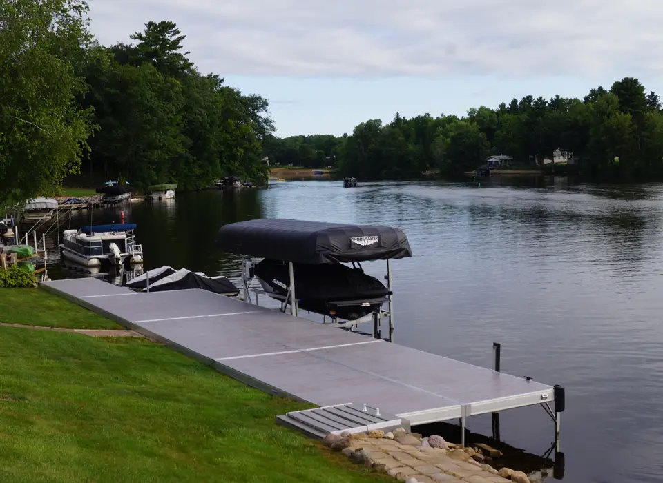 RS7_GrayWoodgrain_BlackCanopy_Shoreport (7).JPG