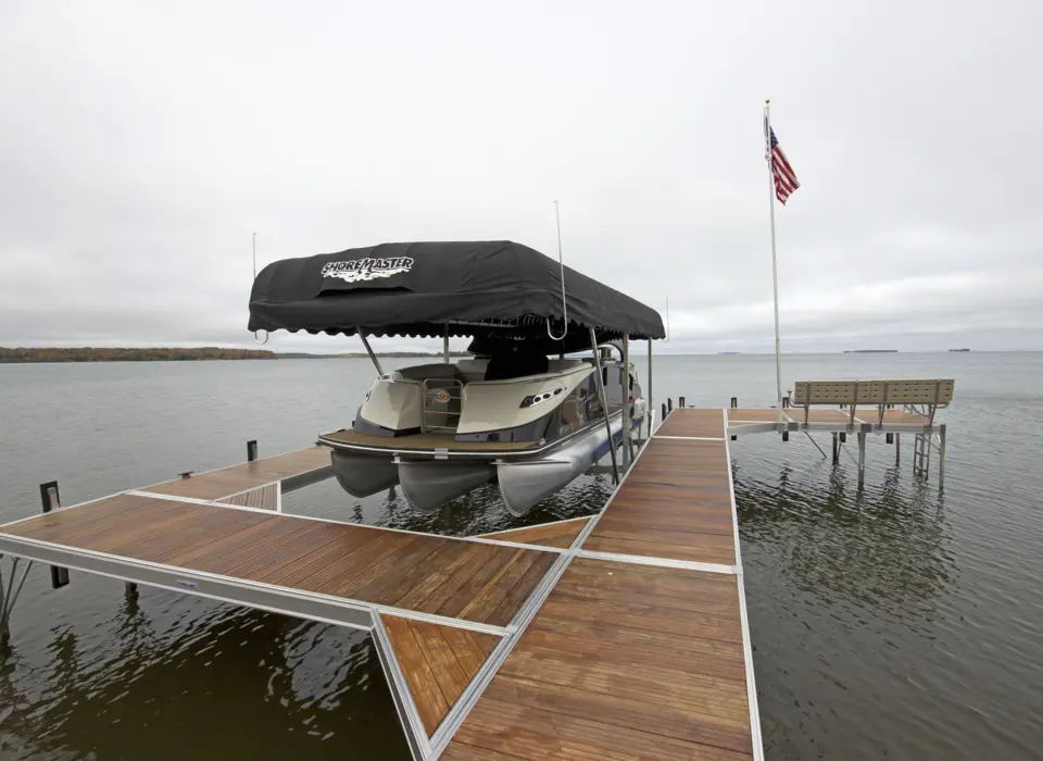 RS7_IPE Decking_Vertical Lift_Black WeatherMax Canopy (36).jpg