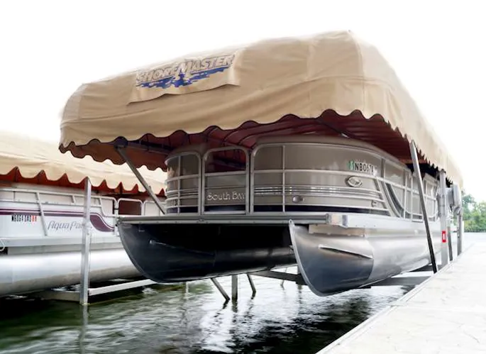 vertical-lift-with-pontoon_750.jpg