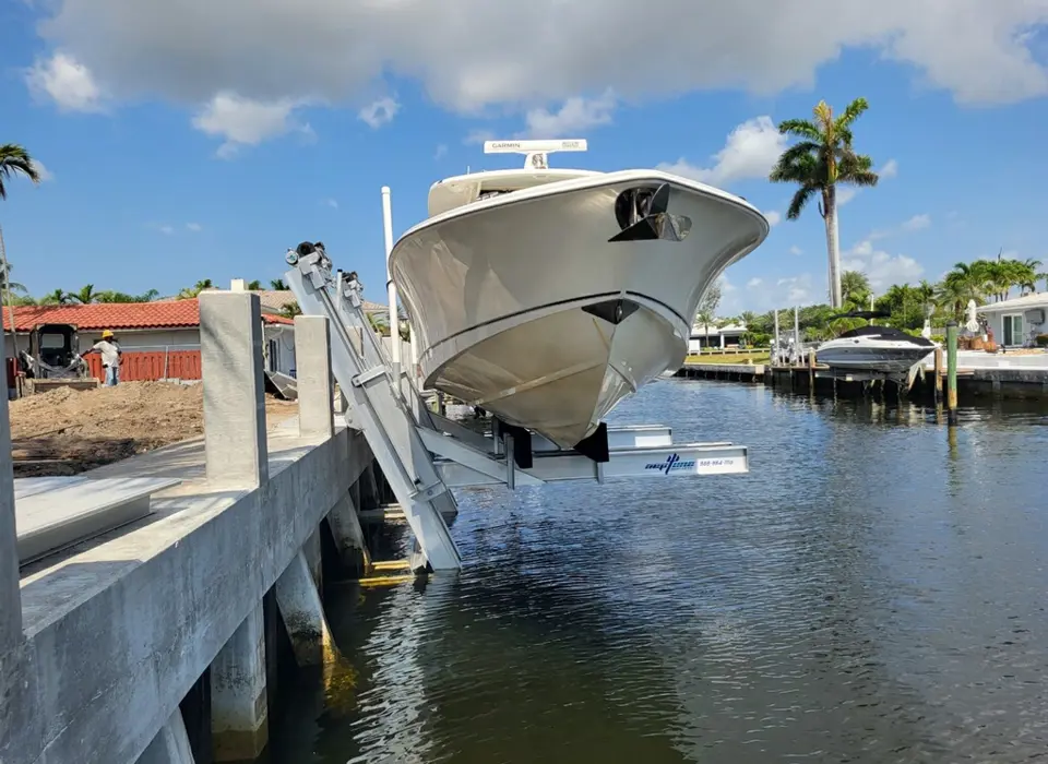 40k Elevator_Boston Whaler 370 Outrage_Sea-Tech.jpg